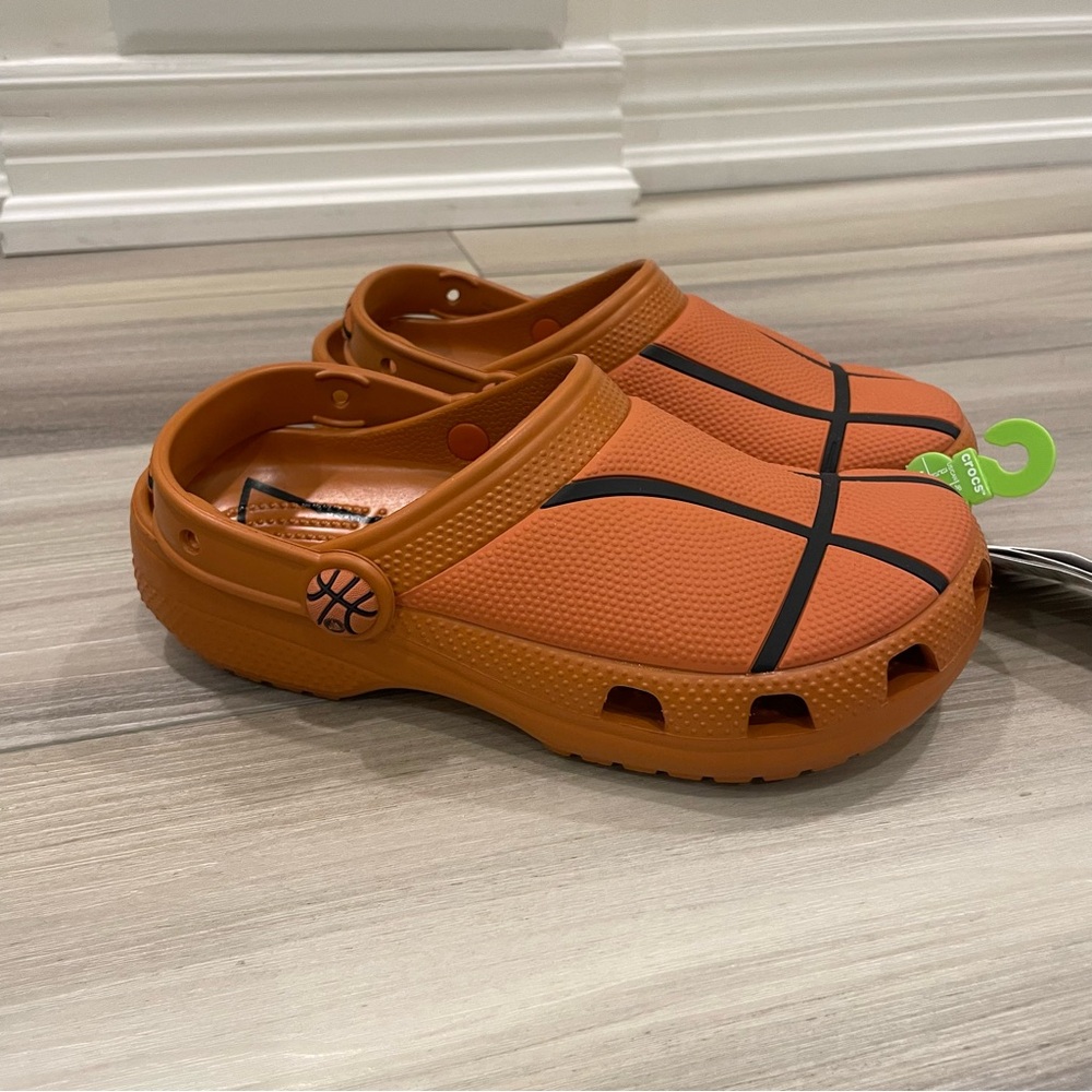 NWT CROCS Big Kids' Classic Basketball Clog Size Junior 3 J3